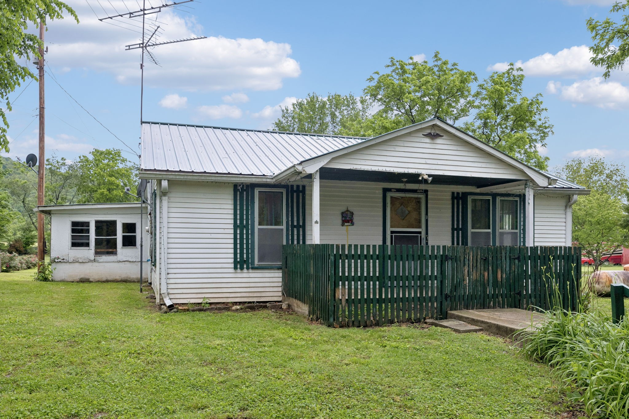 38 Holland Road Morrison, TN 37357 - Photo 2 of 23