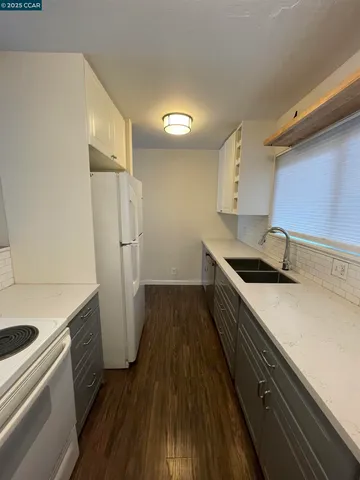 $350,000 | 3 Embarcadero, Unit 233, Oakland, CA 94607