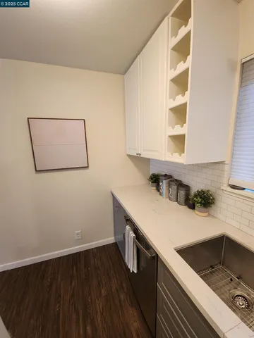 $350,000 | 3 Embarcadero, Unit 233, Oakland, CA 94607
