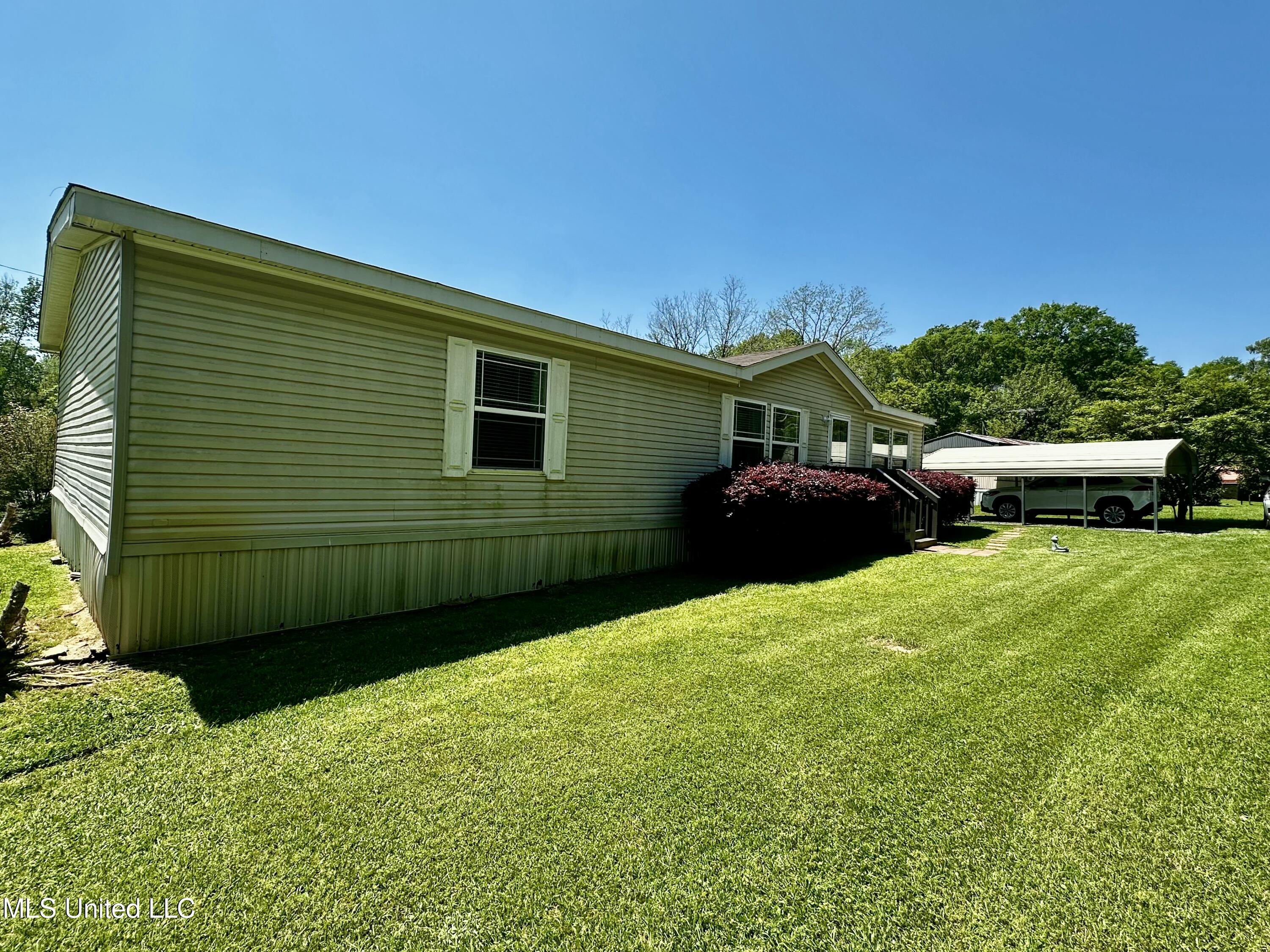 20 Longmire Road Natchez, MS 39120 - Photo 2 of 20 front yard