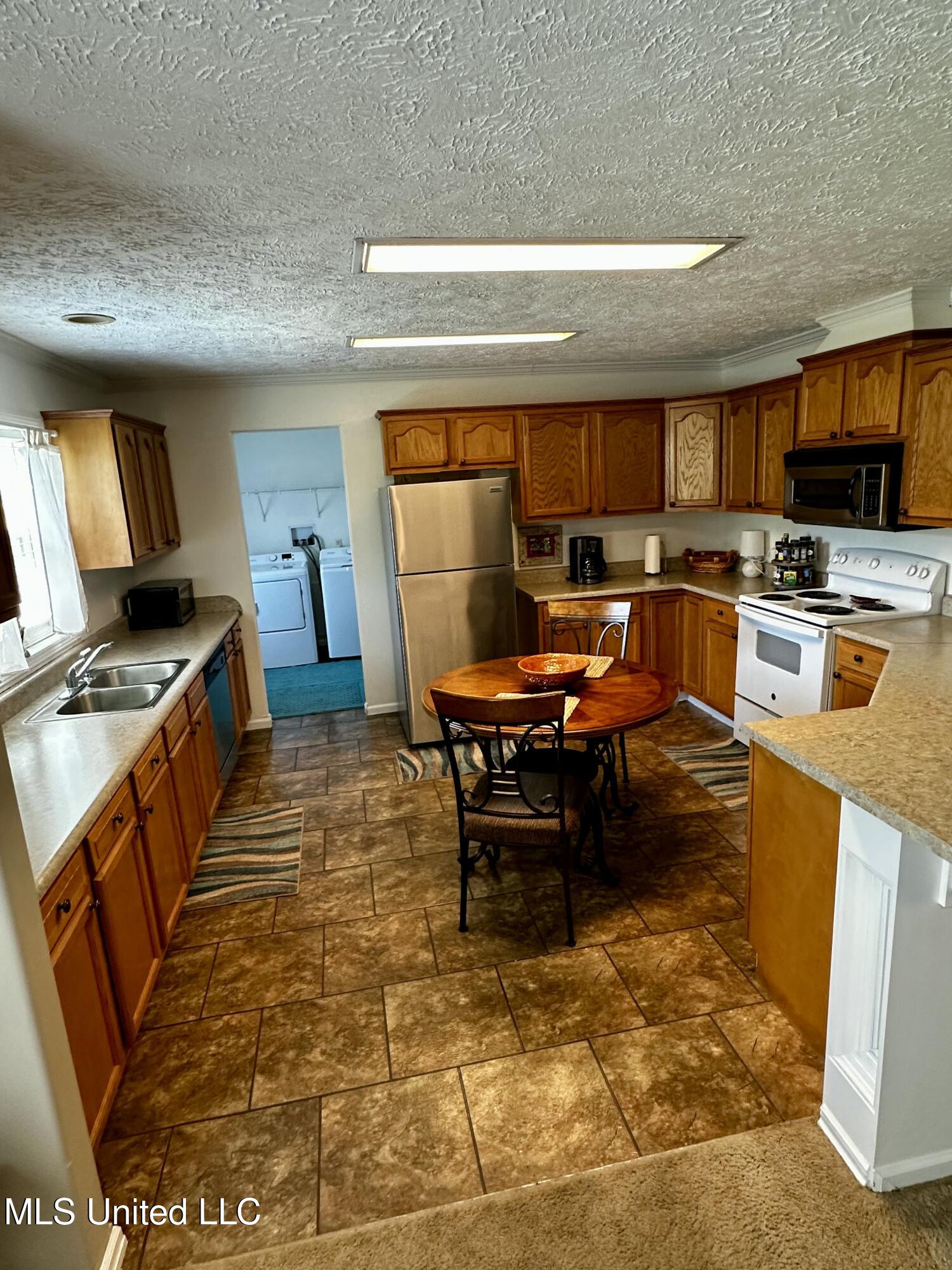 20 Longmire Road Natchez, MS 39120 - Photo 9 of 20 KITCHEN
