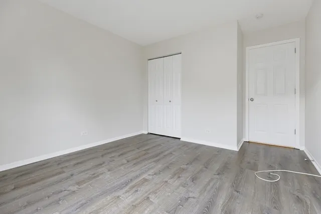 $2,030 | 27 North Victoria Lane, Unit H, Streamwood, IL 60107