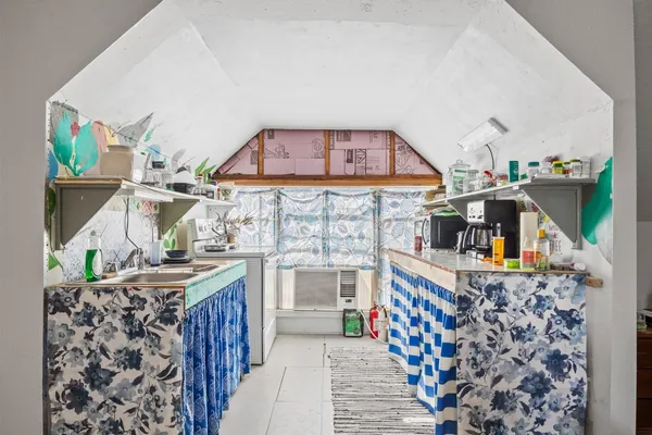 a picture of a very nice looking room with a fireplace