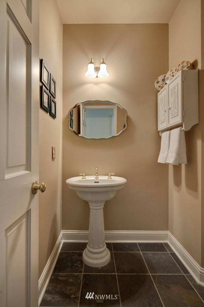 3201 Northeast 25th Street Renton, WA 98056 - Photo 8 of 15 Gallery Image 8