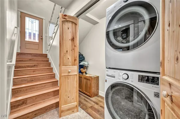 a view of a storage & utility room with washer and dryer