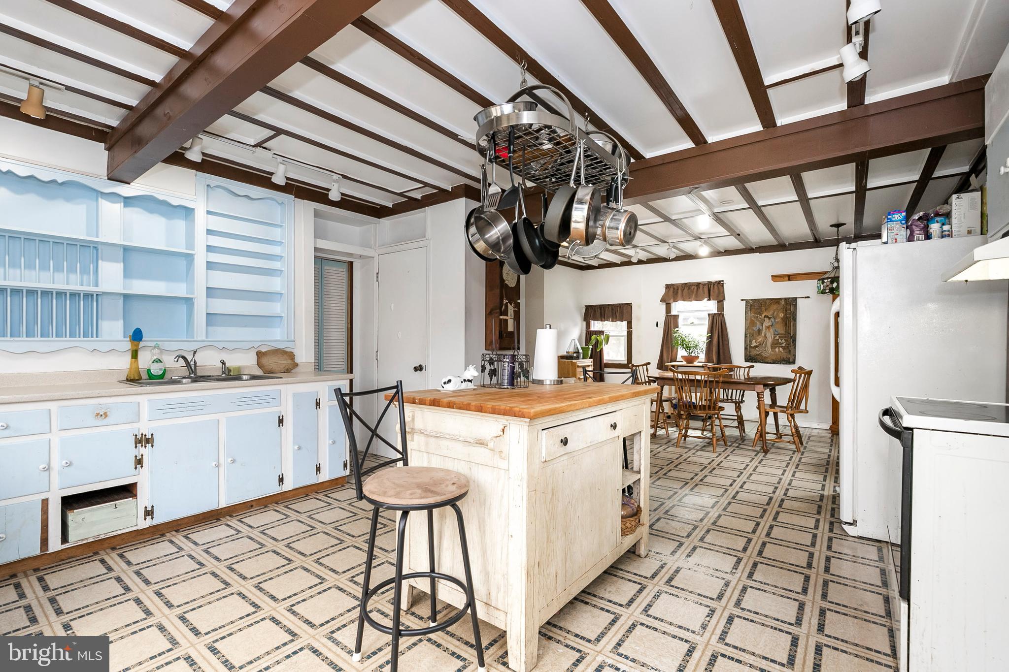 1307 Bridge Road West Chester, PA 19382 - Photo 2 of 19 Eat in Kitchen
