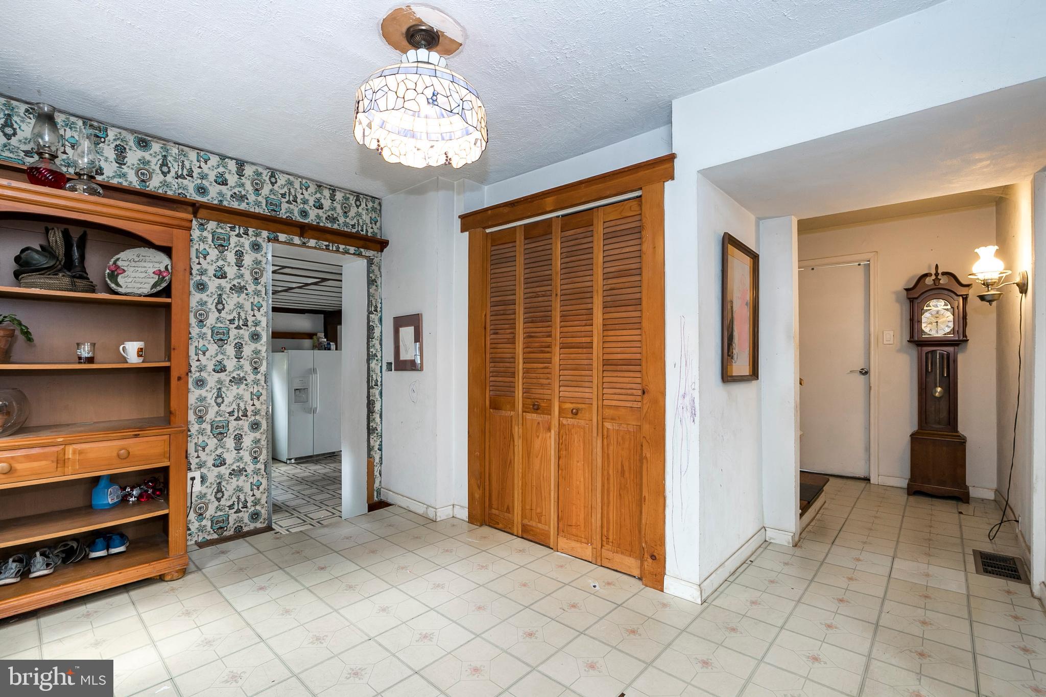 1307 Bridge Road West Chester, PA 19382 - Photo 5 of 19 Foyer
