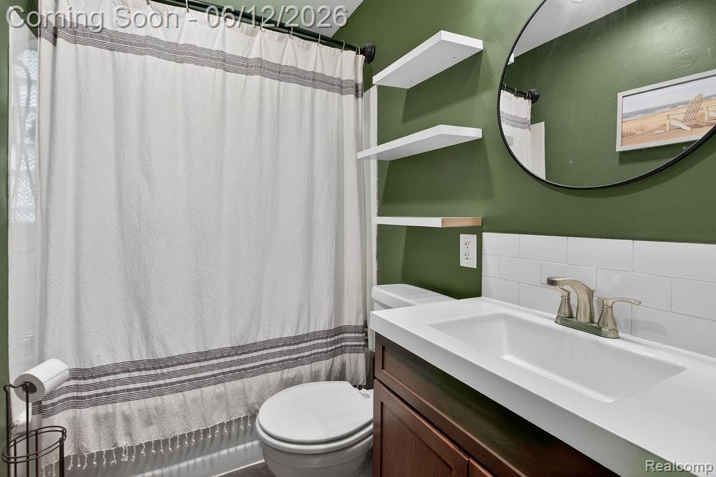30541 Utica Road Roseville, MI 48066 - Photo 12 of 20