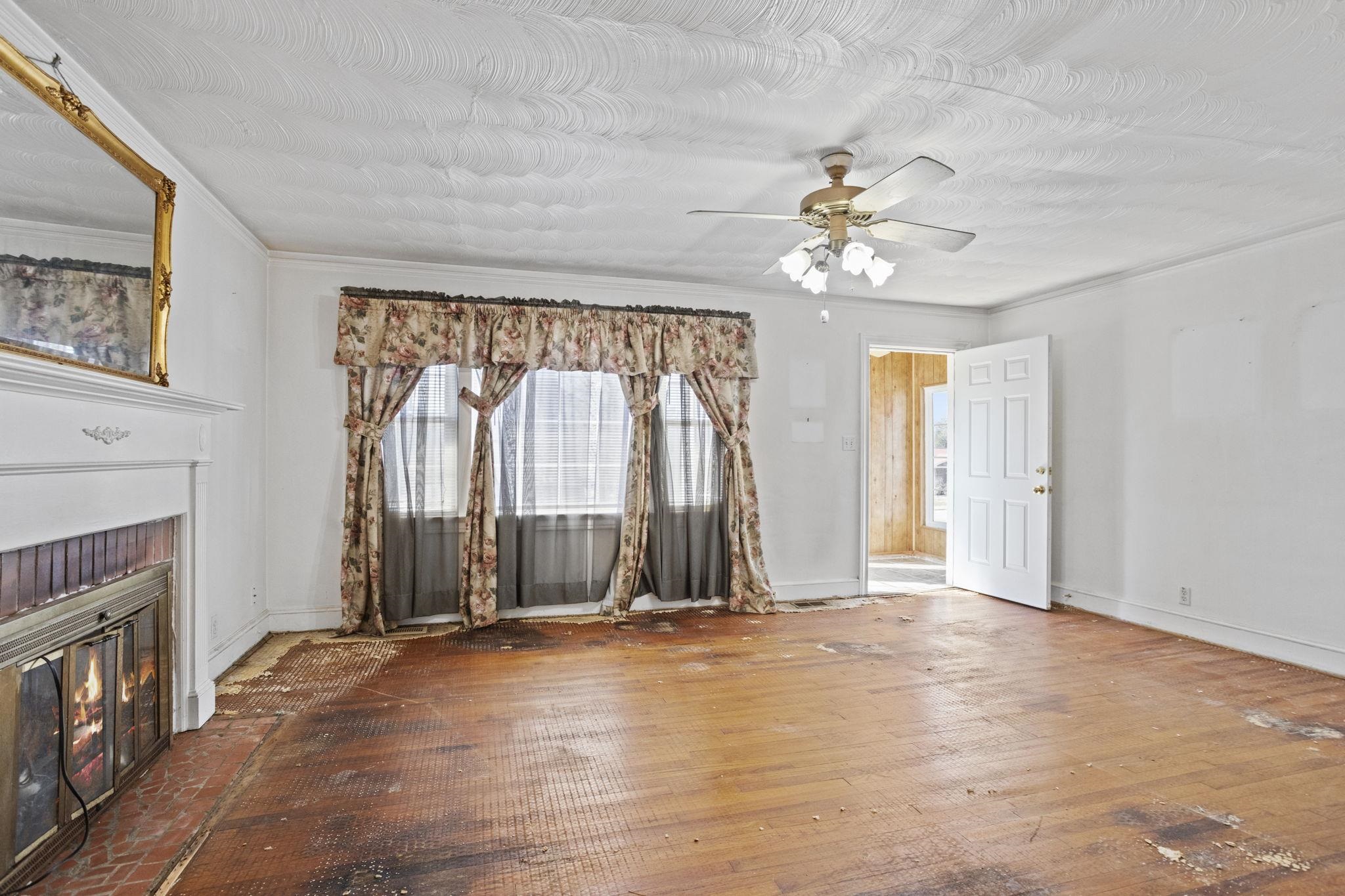 371 Tucapau Road Wellford, SC 29385 - Photo 11 of 36 Gallery Image 11