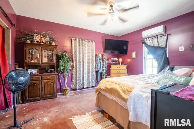 $315,000 | 13261 North Casey Road, Marion, IL 62959