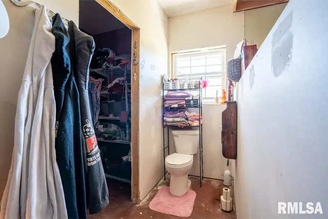 $315,000 | 13261 North Casey Road, Marion, IL 62959