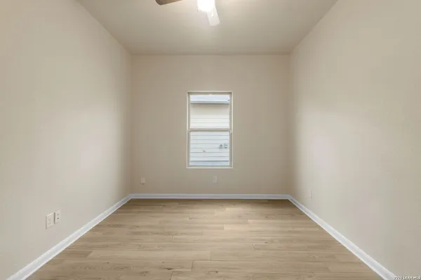 $2,230 | 1125 Amber Lake, Seguin, TX 78155