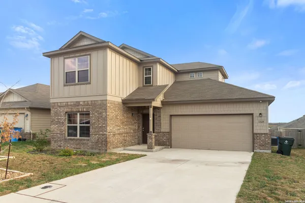 $2,230 | 1125 Amber Lake, Seguin, TX 78155