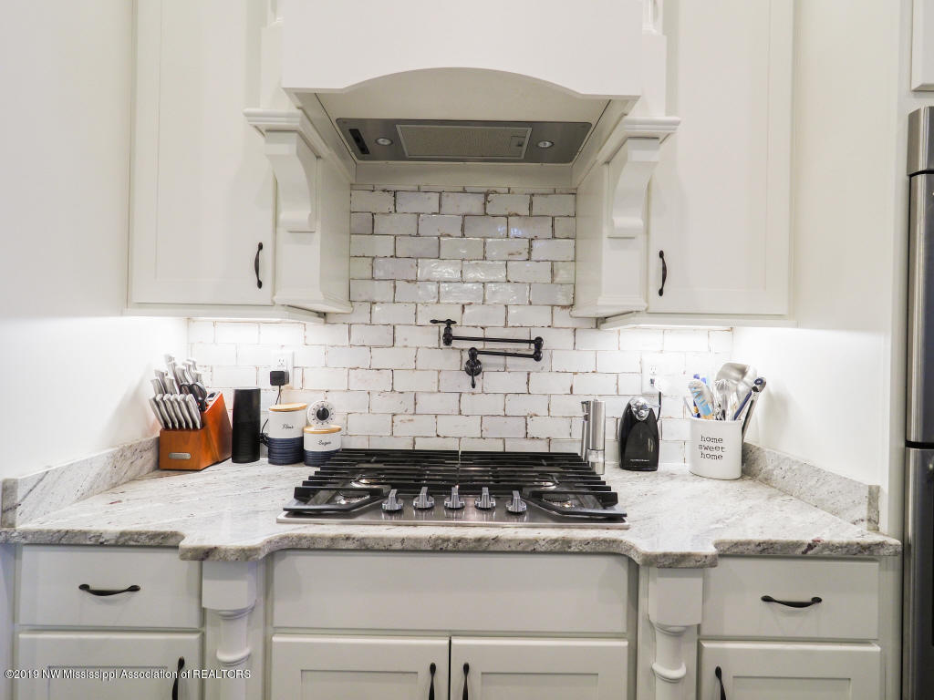 3355 Straw Bridge Road Olive Branch, MS 38654 - Photo 12 of 34 Cooktop