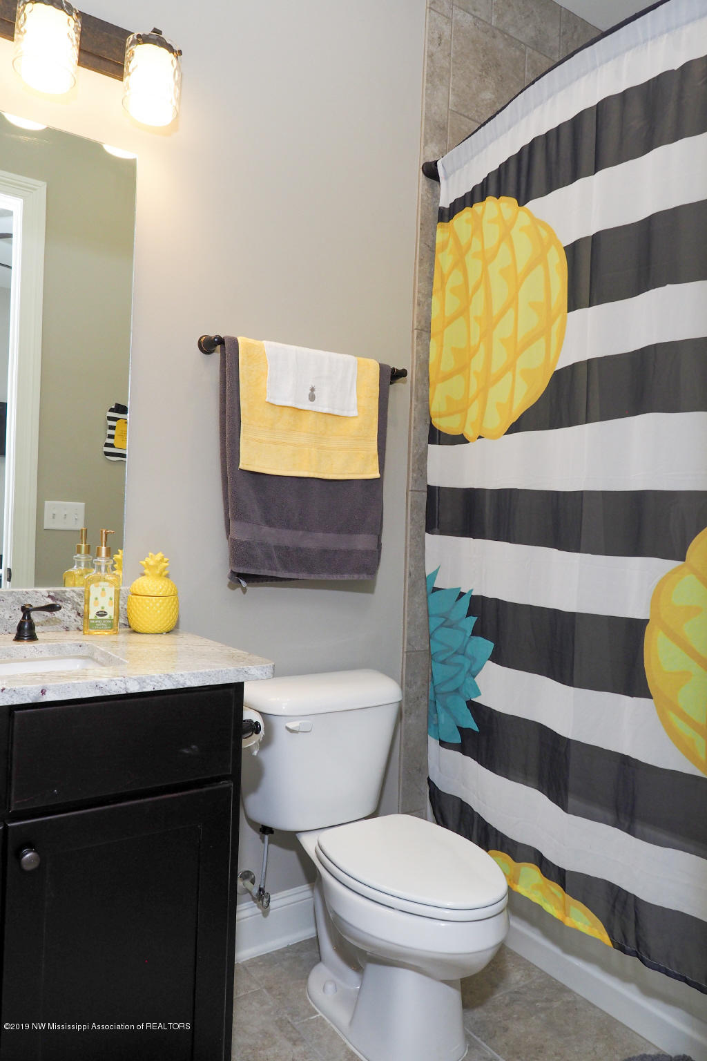 3355 Straw Bridge Road Olive Branch, MS 38654 - Photo 28 of 34 Guest Bath