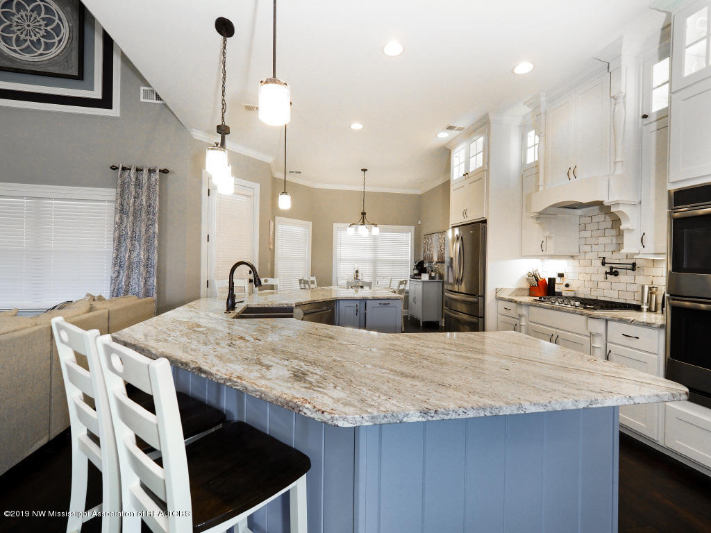 3355 Straw Bridge Road Olive Branch, MS 38654 - Photo 9 of 34 Kitchen
