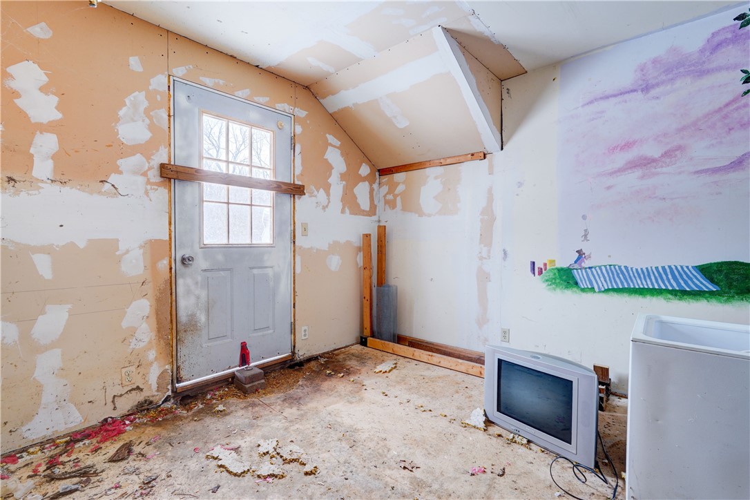 3800 Dewey Road Manchester, NY 14548 - Photo 24 of 31 1st Floor, bedroom 5 or office, mudroom, storage.