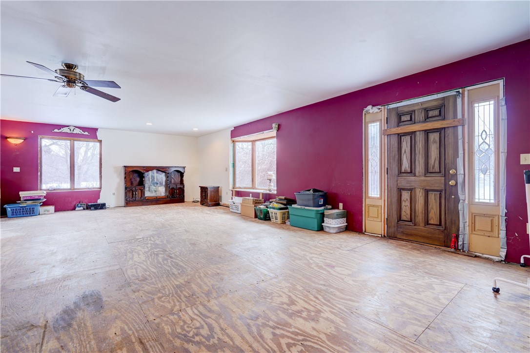 3800 Dewey Road Manchester, NY 14548 - Photo 9 of 31 Living Room and Front Door