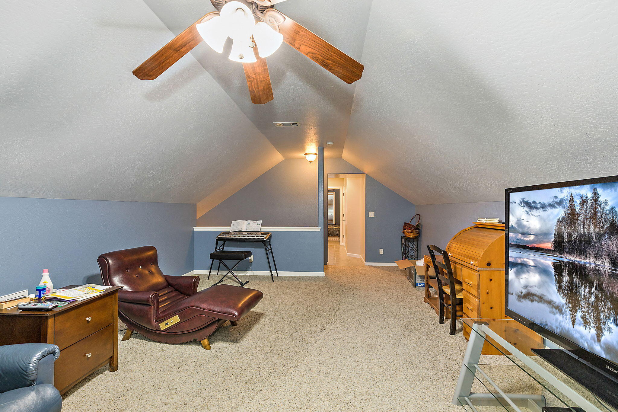 1028 Buck Point Street Central Point, OR 97502 - Photo 32 of 40