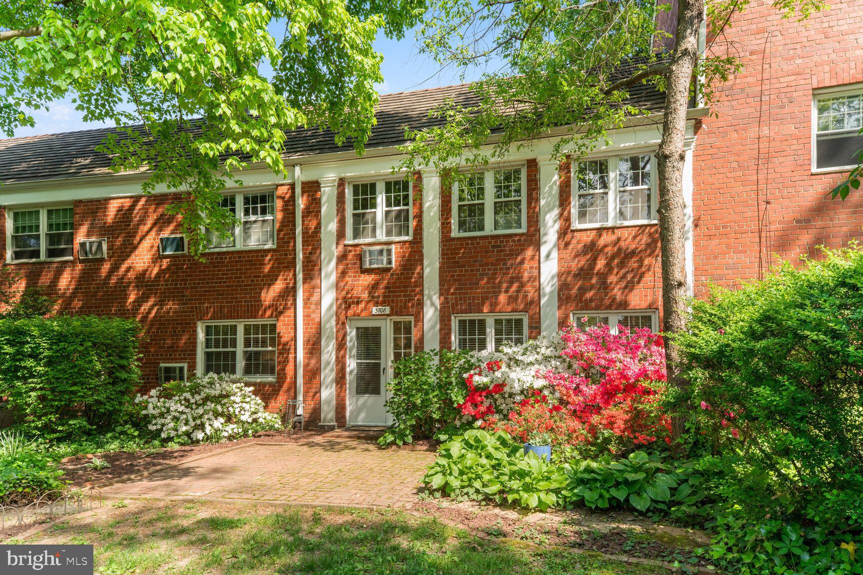 3708 Gunston Road Alexandria, VA 22302 - Photo 18 of 29 Beautiful outdoor space