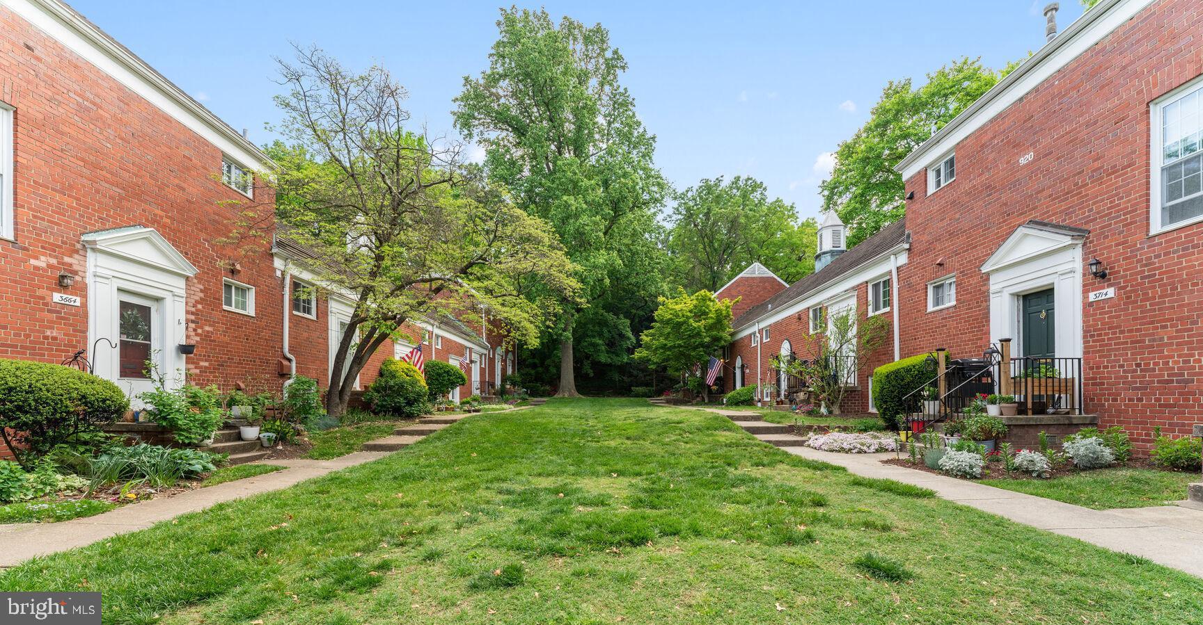 3708 Gunston Road Alexandria, VA 22302 - Photo 24 of 29 Courtyard setting