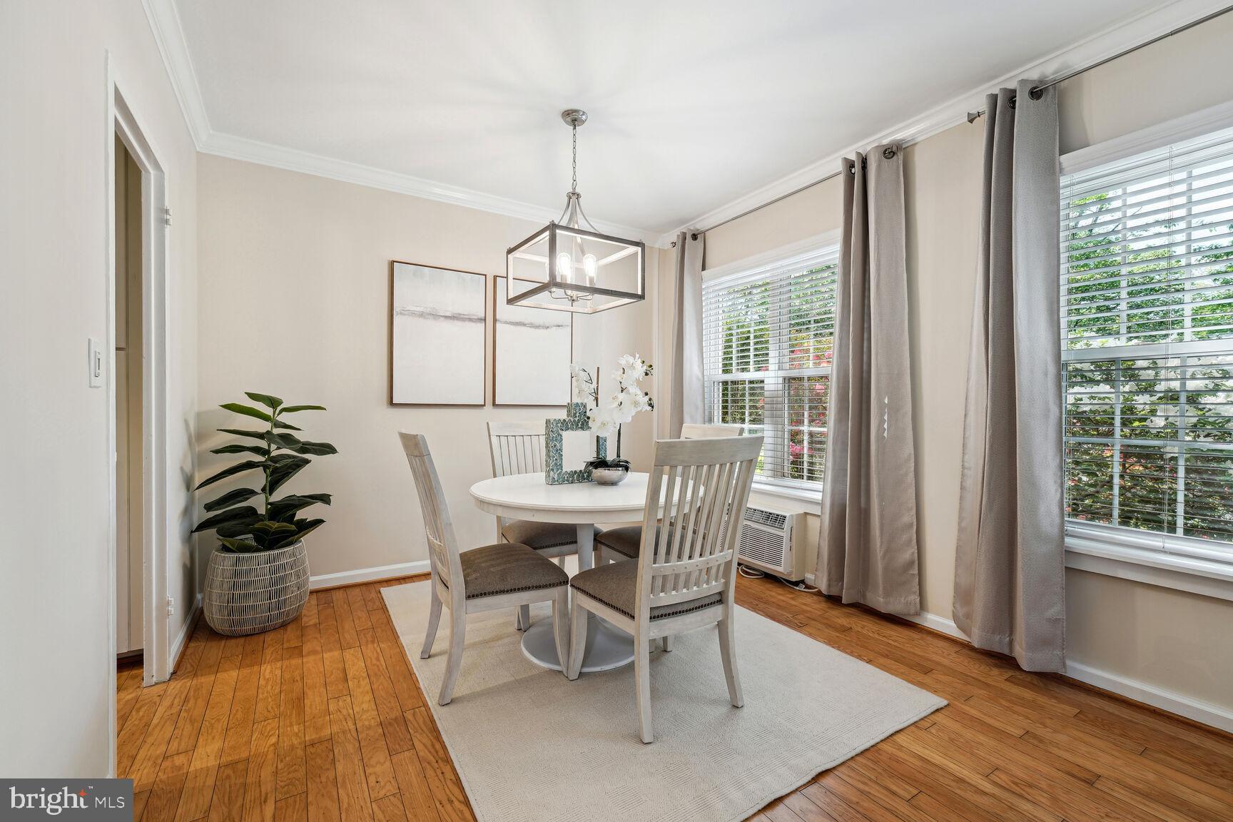 3708 Gunston Road Alexandria, VA 22302 - Photo 6 of 29 Dining room