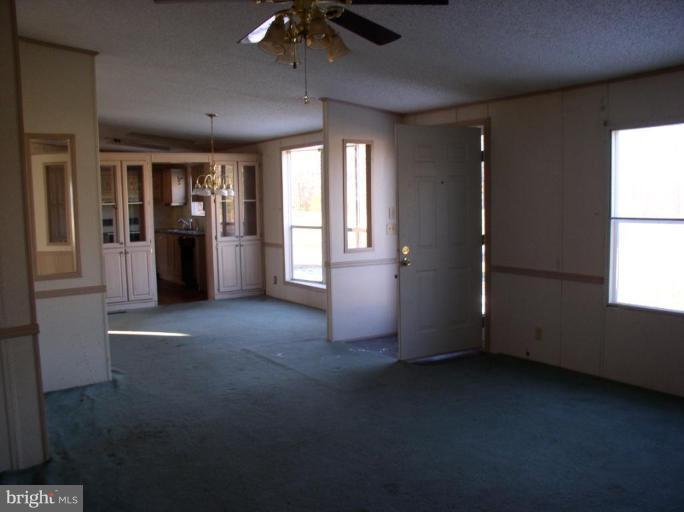 14299 Shirley Road Unionville, VA 22567 - Photo 13 of 14 Living Room/Dining Room