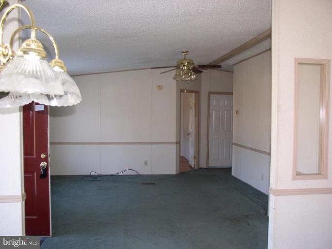 14299 Shirley Road Unionville, VA 22567 - Photo 7 of 14 Living Room