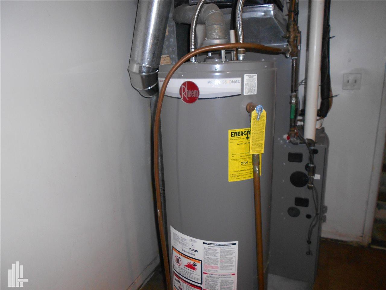 2822 Rhineberry Road Rochester, MI 48309 - Photo 33 of 33 Gas Hot water Tank