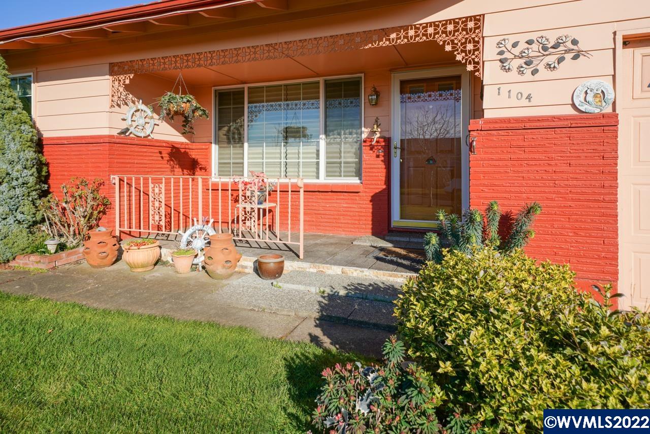 1104 Stanfield Road Woodburn, OR 97071 - Photo 4 of 31