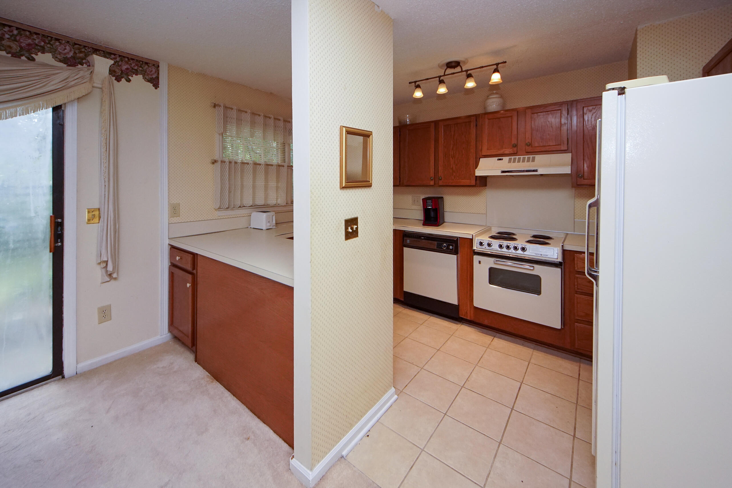214 Hamlet Road Summerville, SC 29485 - Photo 21 of 37 090121 044