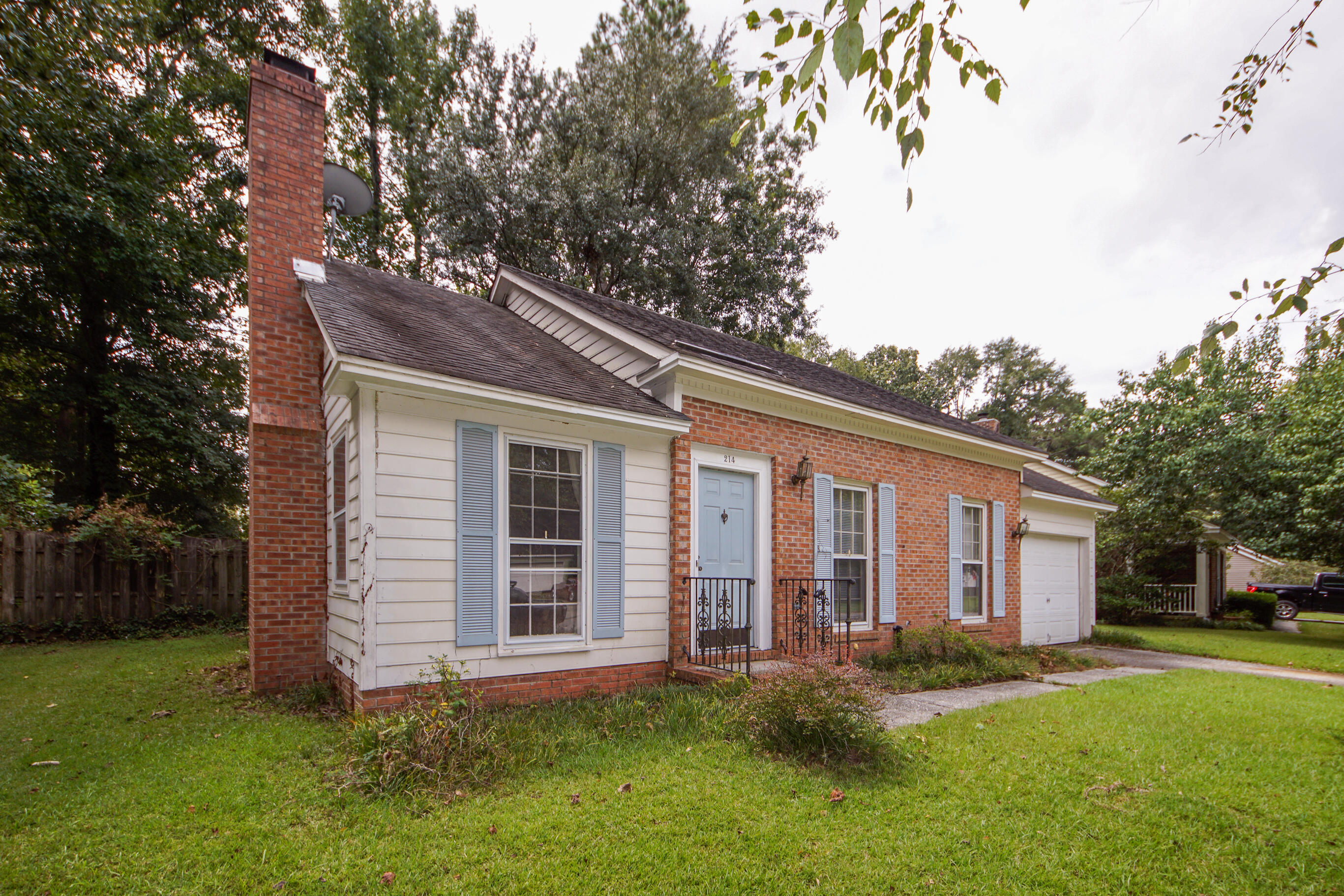 214 Hamlet Road Summerville, SC 29485 - Photo 36 of 37 090121 011