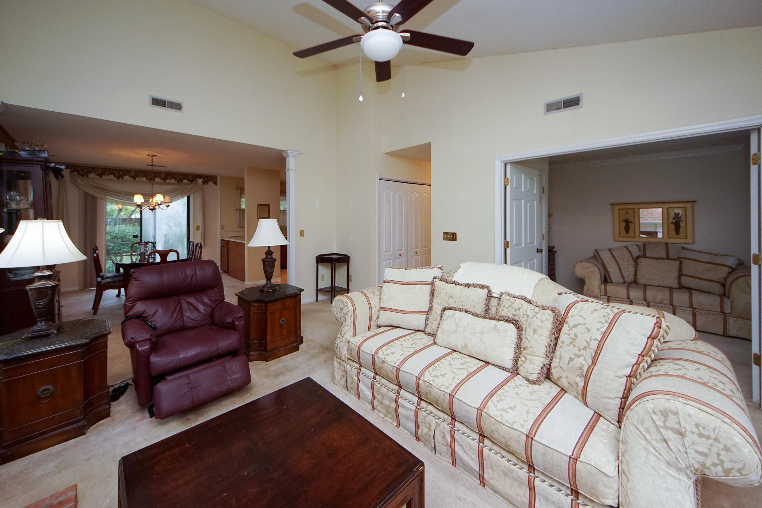 214 Hamlet Road Summerville, SC 29485 - Photo 7 of 37 090121 015