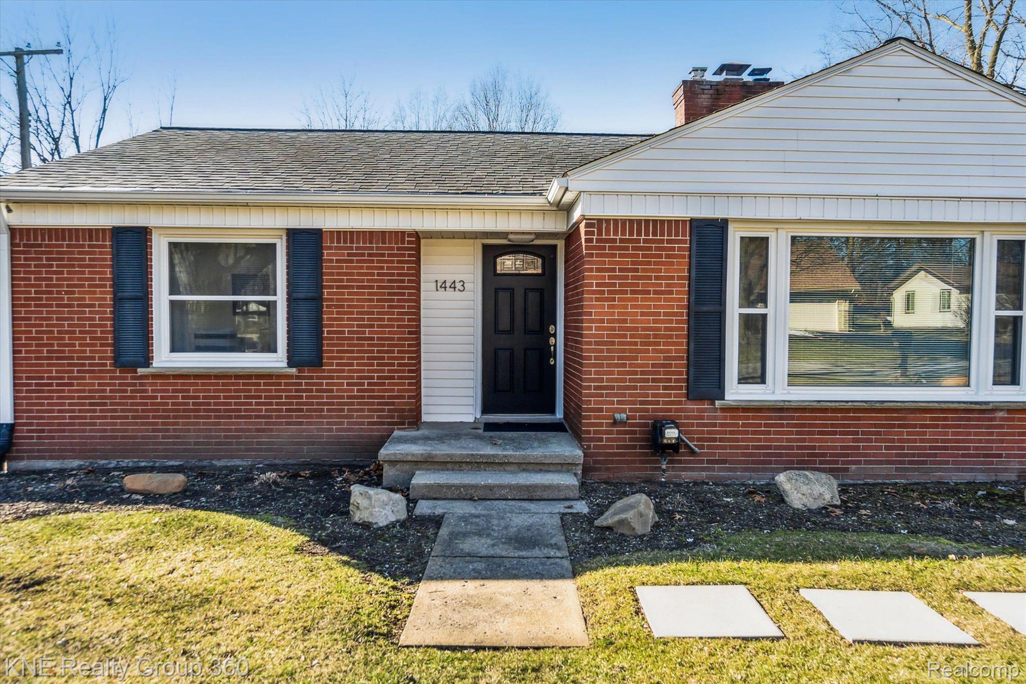 1443 Crest Road Howell, MI 48843 - Photo 3 of 31 Gallery Image 3
