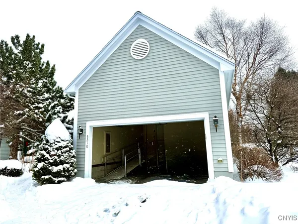 $3,400 | 5210 Hook Circle, De Witt, NY 13078