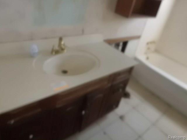 31701 Hayes Road Warren, MI 48088 - Photo 11 of 14 CIMG2281.JPG