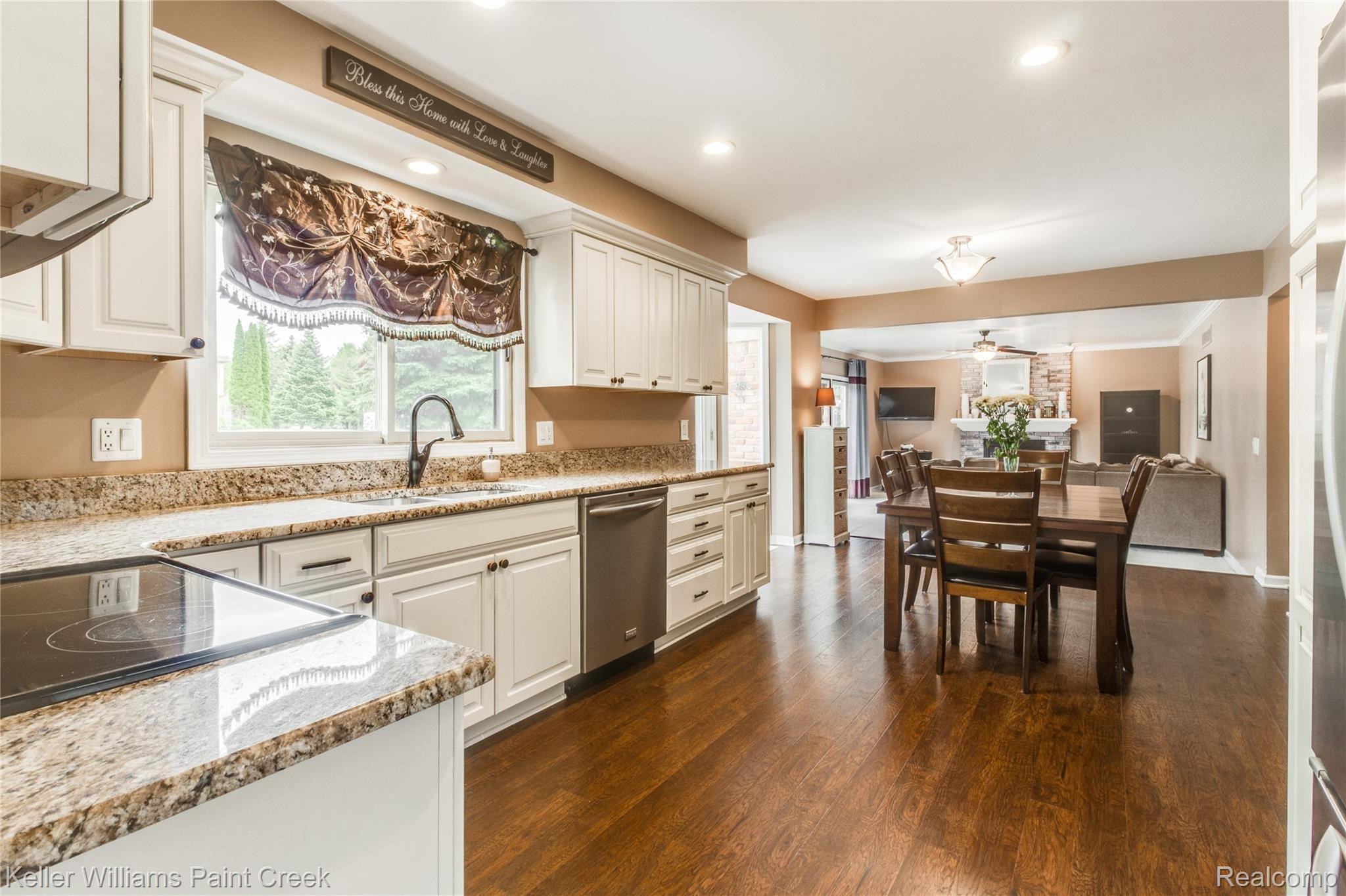 2625 Winter Park Road Rochester, MI 48309 - Photo 13 of 45 INTERIORS (13 of 42).jpg