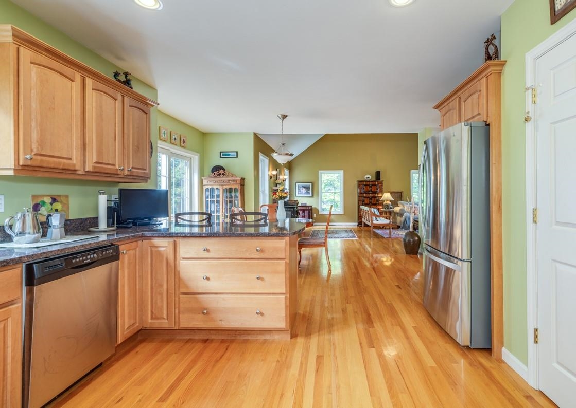 14 Lannan Drive Pelham, NH 03076 - Photo 16 of 40