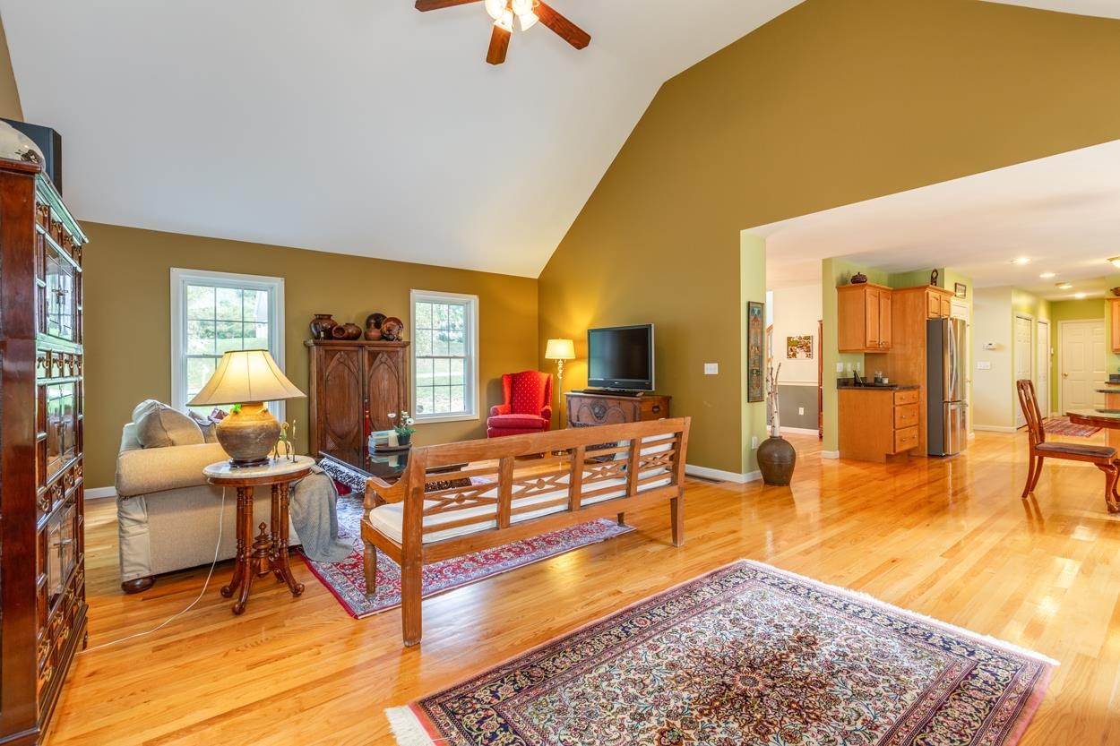 14 Lannan Drive Pelham, NH 03076 - Photo 23 of 40