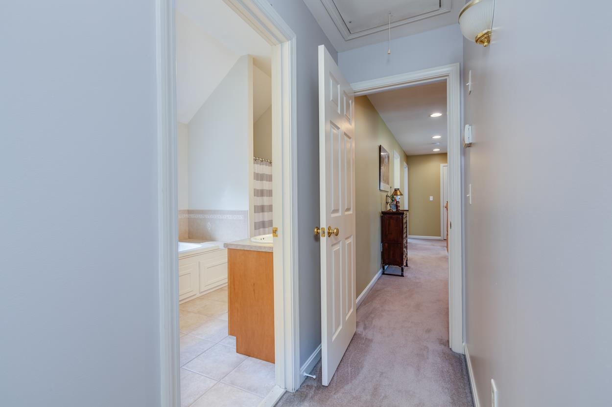 14 Lannan Drive Pelham, NH 03076 - Photo 27 of 40