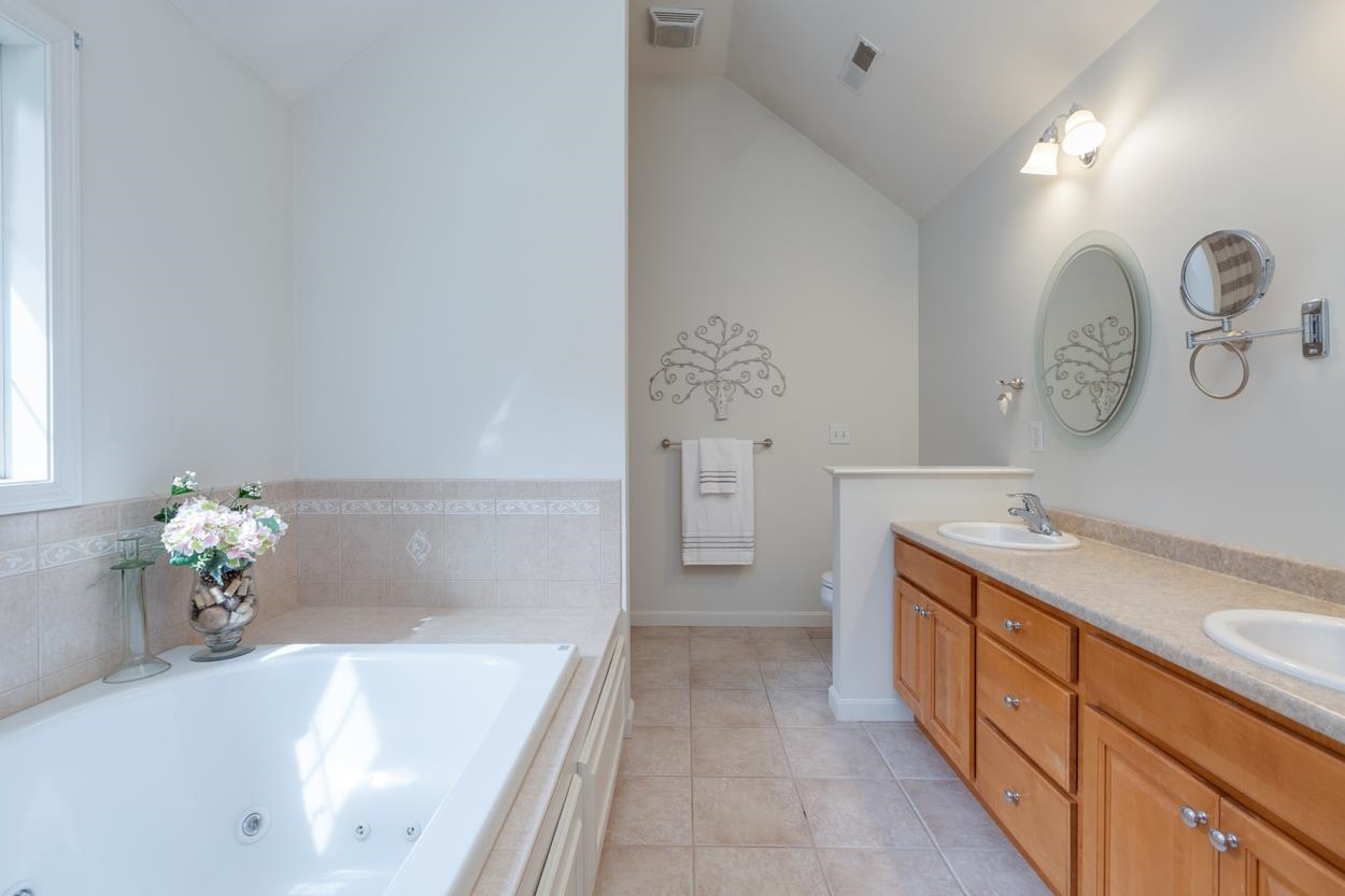 14 Lannan Drive Pelham, NH 03076 - Photo 28 of 40