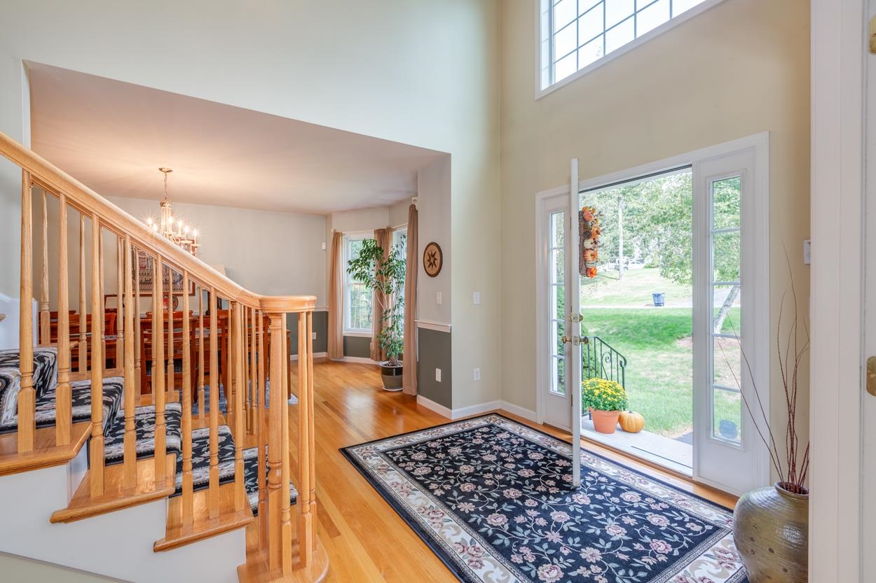 14 Lannan Drive Pelham, NH 03076 - Photo 5 of 40