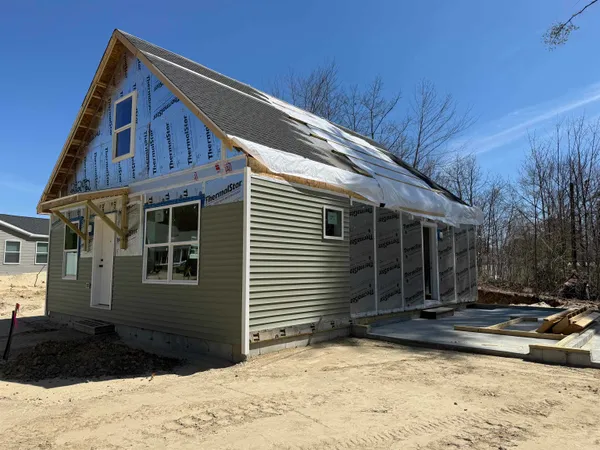 $421,700 | 27 B Woodland Way, Plymouth, NH 03264