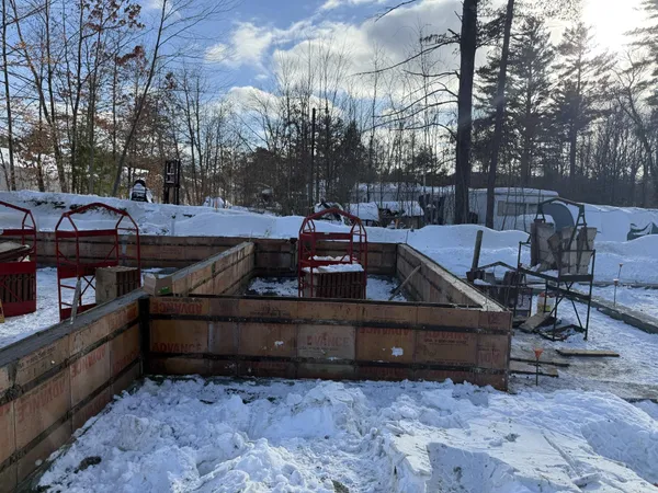 $421,700 | 27 B Woodland Way, Plymouth, NH 03264