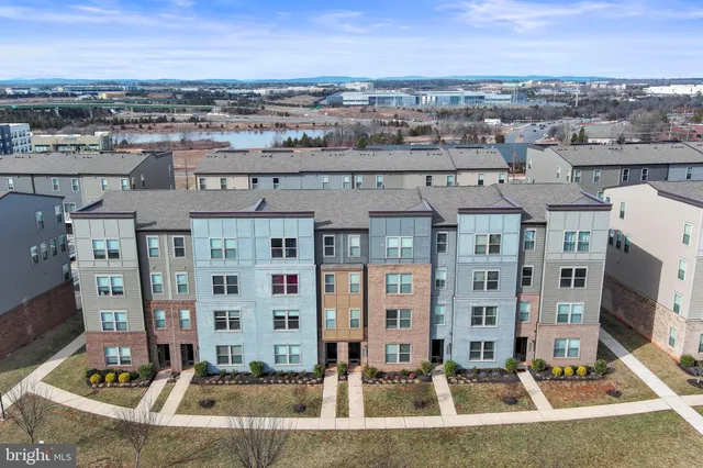 $2,700 | 10439 Ratcliffe Trail, Manassas, VA 20110