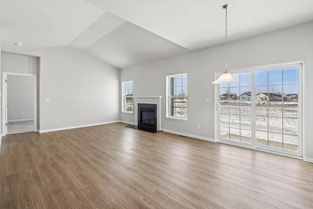 $374,900 | 347 North Aspen Drive, Cortland, IL 60112