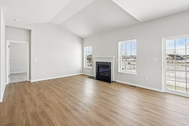 $374,900 | 347 North Aspen Drive, Cortland, IL 60112