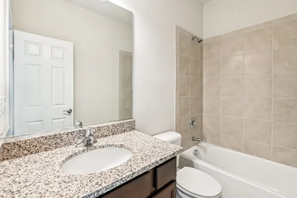 $374,900 | 347 North Aspen Drive, Cortland, IL 60112