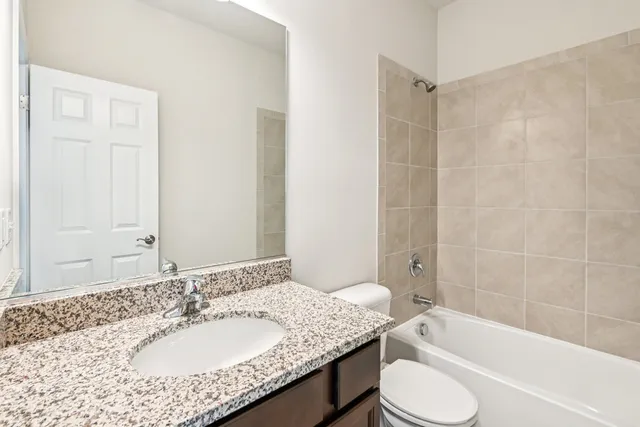 $374,900 | 347 North Aspen Drive, Cortland, IL 60112