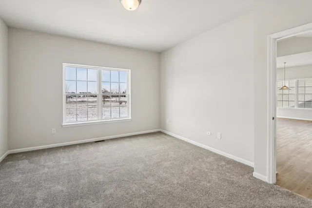 $374,900 | 347 North Aspen Drive, Cortland, IL 60112